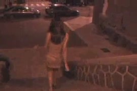 Una chica arrecha se coje varios hombres borrachos